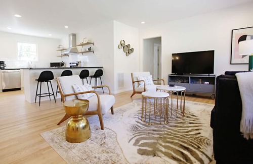 Knoxville House | BEAUTIFUL updated Knoxville house close to downtown & the aiport