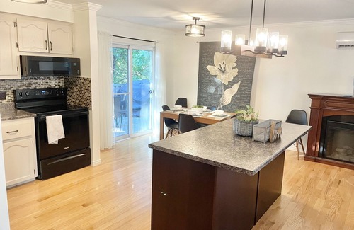 Cole Harbour House | Beautiful Upper Flat 10 Minutes From The Ocean