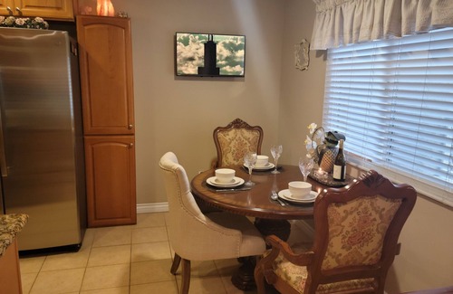 San Carlos Condo | Beautiful upscale condo with many great amenities!