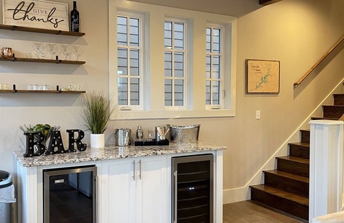Langley House | Beautiful Upscale Grand Lake Home in Gated Community