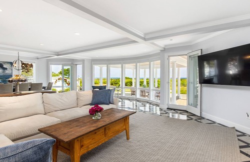 Hampton House | Beautiful Upscale Oceanside Home on Plaice Cove