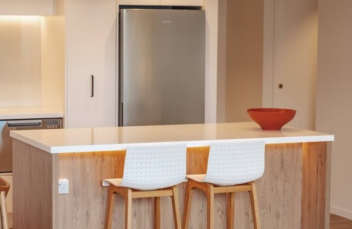 Nelson South Apartment | Beautiful Urban Apartment 4
