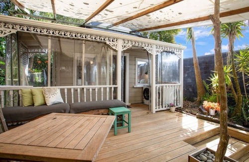 Mount Eden House | Beautiful Urban Sanctuary with Carpark