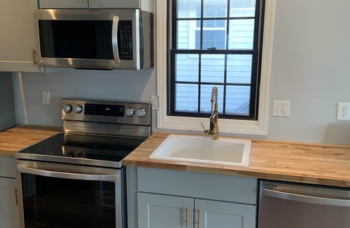 Goshen House | Beautiful Stone Harbor bay marshland views and stunning sunsets. Close to beach