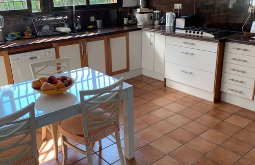 Hoyo de Manzanares Villa | Beautiful Villa with garden 30 Km from Madrid