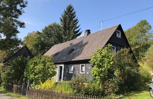Wallenfels Apartment | Beautiful vacation apartment (90sqm) with projector and Swedish stove