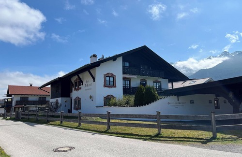 Wallgau Apartment | Beautiful vacation apartment Kathi with mountain view in Wallgau