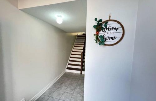 Meadowvale Village House | Beautiful Vacation Home near Toronto Airport