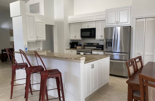 Crown Pointe House | Beautiful Vacation Home with Saltwater Pool and Spa, Lake View and SW Exposure
