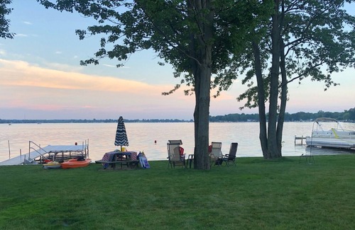 Bradley House | Beautiful Vacation Home on Gun Lake