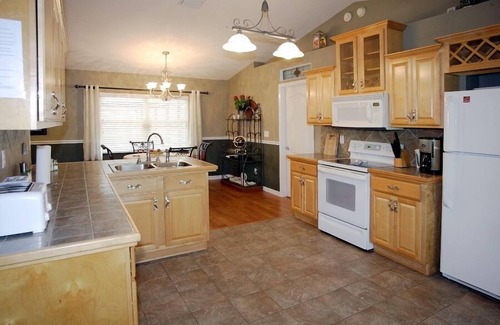 Candler House | Beautiful Vacation home w/Heated Pool at Ocala National Forest, Florida