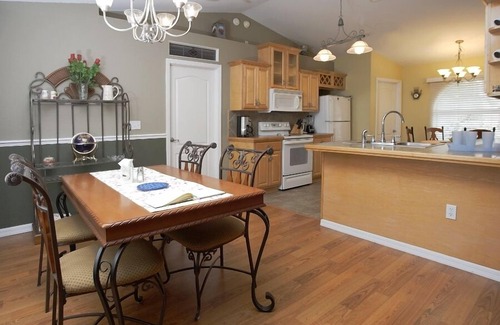 Candler House | Beautiful Vacation home w/Heated Pool at Ocala National Forest, Florida