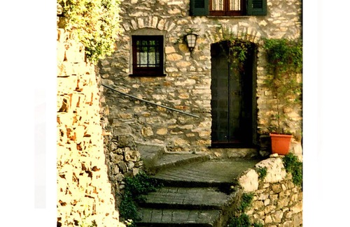 Villa Faraldi House | Beautiful Vacation home on the ital. Riviera for rent!