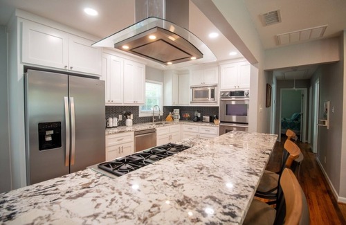 Canton House | Beautiful Vacation/Retreat Home in the Heart of Historical Downtown Canton