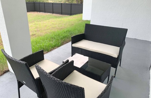 Sunshine House | Beautiful Vacation Home with a Private Fence