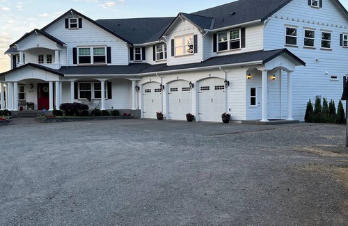 Waller Apartment | Beautiful Valley Farm House, With View