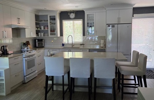 Maple Ridge House | Beautiful Vancouver only 40 minutes away. Enjoy the wonders of British Columbia