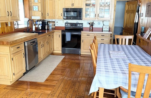 Fairlee House | Beautiful Vermont Lake House on Lake Morey