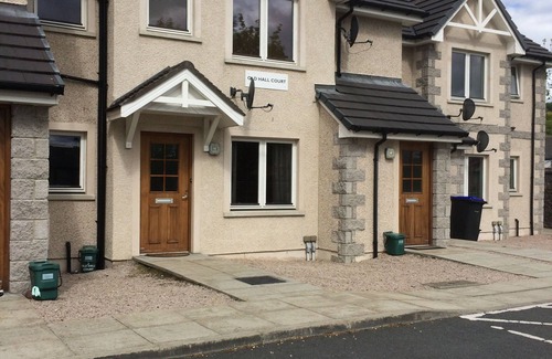 Aberdeen Apartment | Beautiful village apartment with ff WiFi & parking