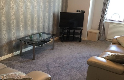 Aberdeen Apartment | Beautiful village apartment with ff WiFi & parking