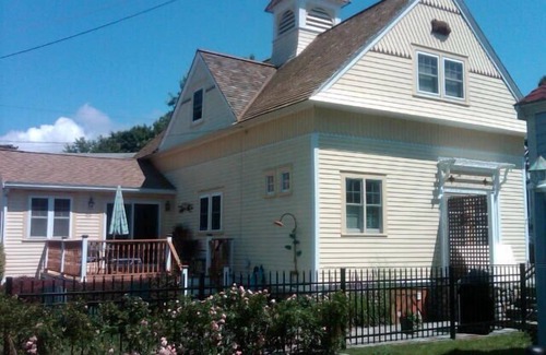 Buzzards Bay Apartment | Beautiful Victorian Carriage House w/Prvt Beach.