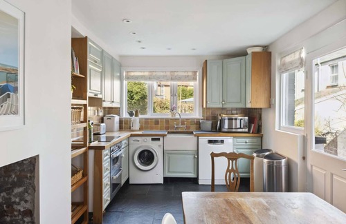 Exeter House | Beautiful Victorian Home on Peaceful Green Square