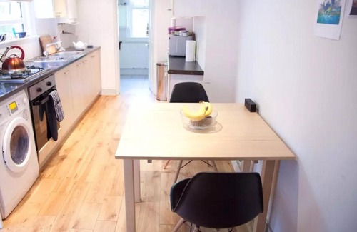 Hackney Wick House | Beautiful Victorian House near Victoria Park