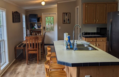 Milledgeville House | Beautiful view, great location - Dock, yard, fire pit - 3BR/2BA, two kings!