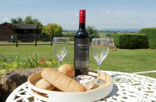 Billingsley House | Beautiful Views Historic 16th Cent Barn Conversion Pass the Keys