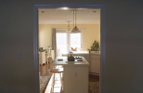 Lovingston House | Beautiful views of mountains & close to local venues. EV charging station.