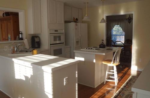 Lovingston House | Beautiful views of mountains & close to local venues. EV charging station.