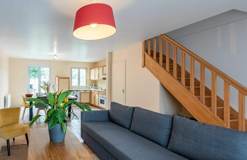 Denneville House | Beautiful villa for 6 people with WIFI, TV, terrace and pets allowed
