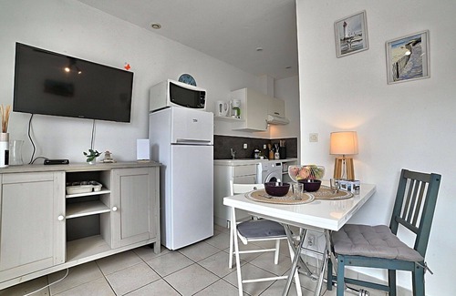 Cheray House | Beautiful villa for 4 guests with WIFI, pool, terrace and parking