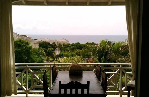 Mount Standfast Villa | Beautiful Villa w Stunning Sea View. Two pools, floodlit tennis, gym.