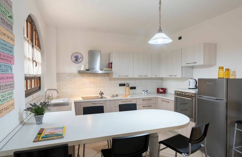 Cisano sul Neva House | Beautiful villa with hot tub, A/C, WIFI, TV, patio, pets allowed, panoramic view and parking