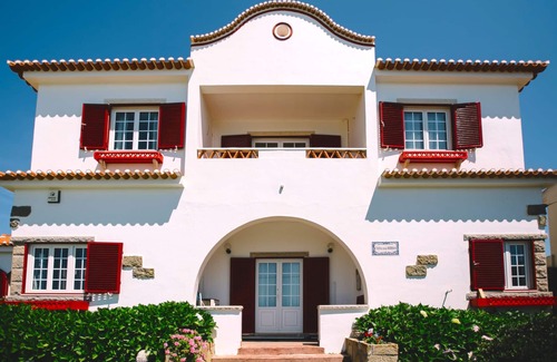 Praia de Santa Cruz Villa | Beautiful Villa in front of the ocean