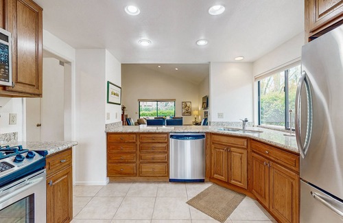 Palm Desert Condo | Beautiful Villa at Ironwood Country Club w/Shared Pool & Spa - near Golf Course