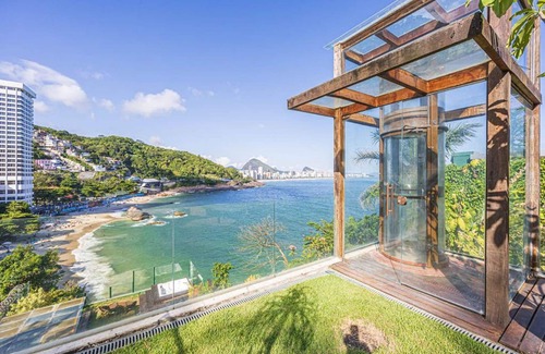 Vidigal Villa | Beautiful villa by the sea in Leblon - Leb010