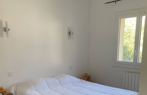 Omessa Apartment | Beautiful villa close to hiking trails.