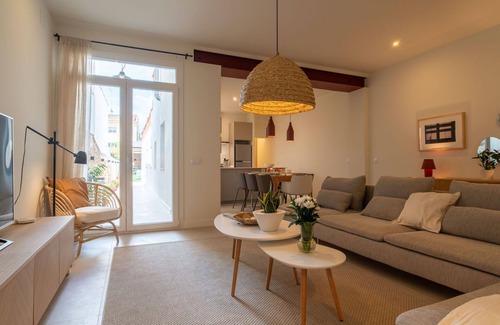 Malgrat de Mar House | Beautiful villa for 7 guests with WIFI, private pool, A/C, TV, patio and parking