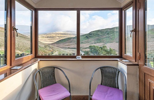 Glandyfi House | Beautiful villa for 6 guests with WIFI, TV, terrace and pets allowed