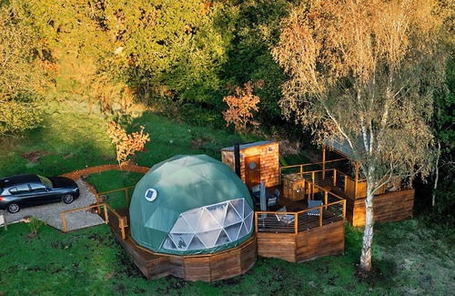 Chiddingstone Hoath House | Beautiful villa for 4 guests with hot tub, WIFI and terrace