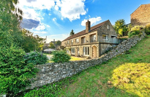 Hawes House | Beautiful villa for 16 guests with WIFI, terrace and pets allowed