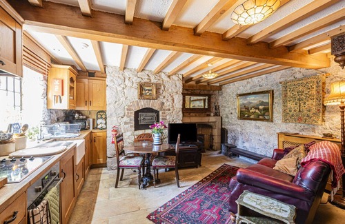 Rhyd-y-foel House | Beautiful villa for 2 guests with WIFI and parking