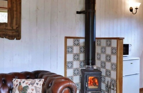 Coalbrookdale House | Beautiful villa for 2 people with WIFI, pets allowed and parking