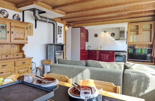 Riedtwil House | Beautiful villa for 3 people with TV, patio, pets allowed and panoramic view