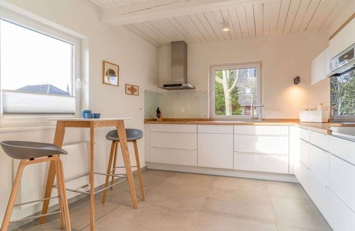 Hauert House | Beautiful villa for 4 guests with WIFI, TV, terrace, pets allowed and parking