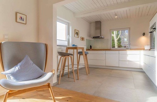 Hauert House | Beautiful villa for 4 guests with WIFI, TV, terrace, pets allowed and parking
