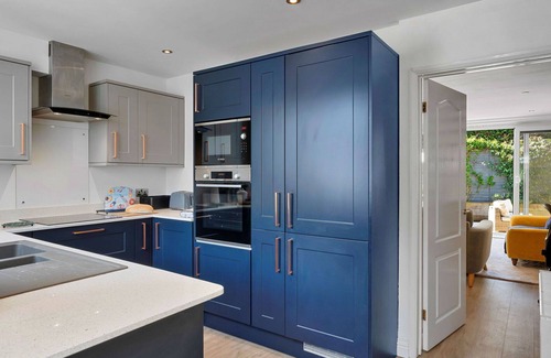 Stoke Gabriel House | Beautiful villa for 4 guests with WIFI, pets allowed and parking