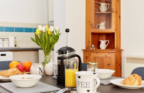 Dalbury Lees House | Beautiful villa for 4 people with hot tub, WIFI, TV and parking